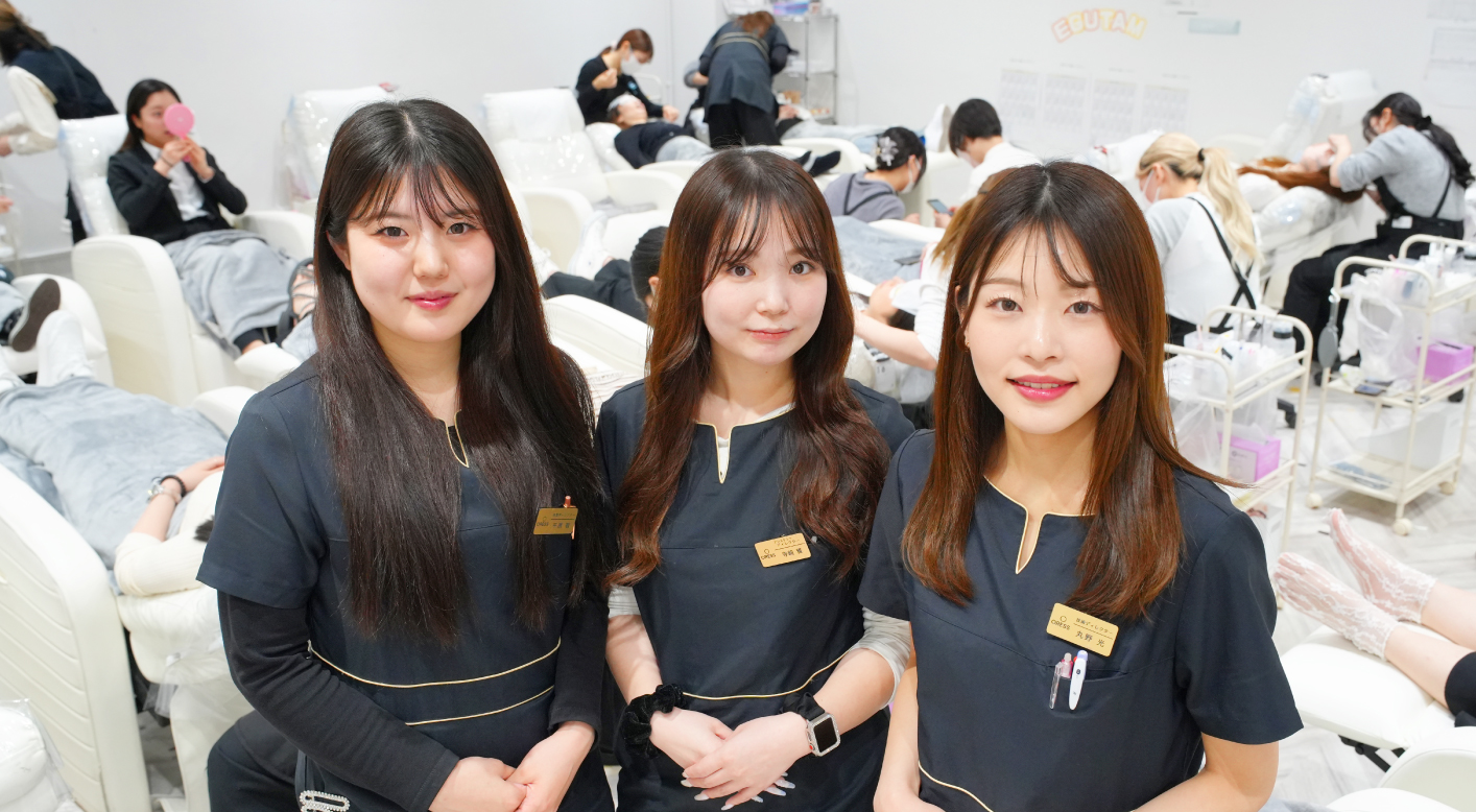 専門の研修施設で学ぶスタッフ